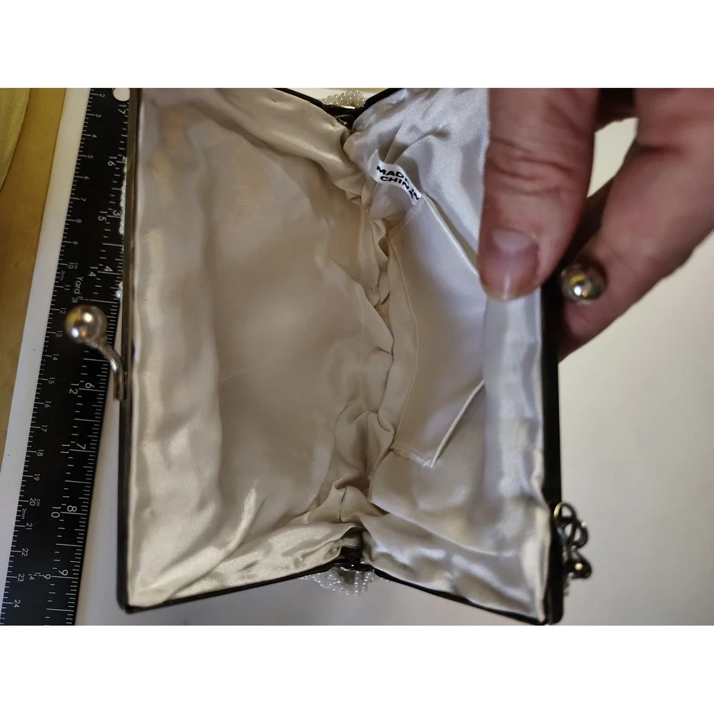 Vintage Beaded Shell Clutch White Gold Art Deco Evening‎ Bag Kiss Lock Crossbody